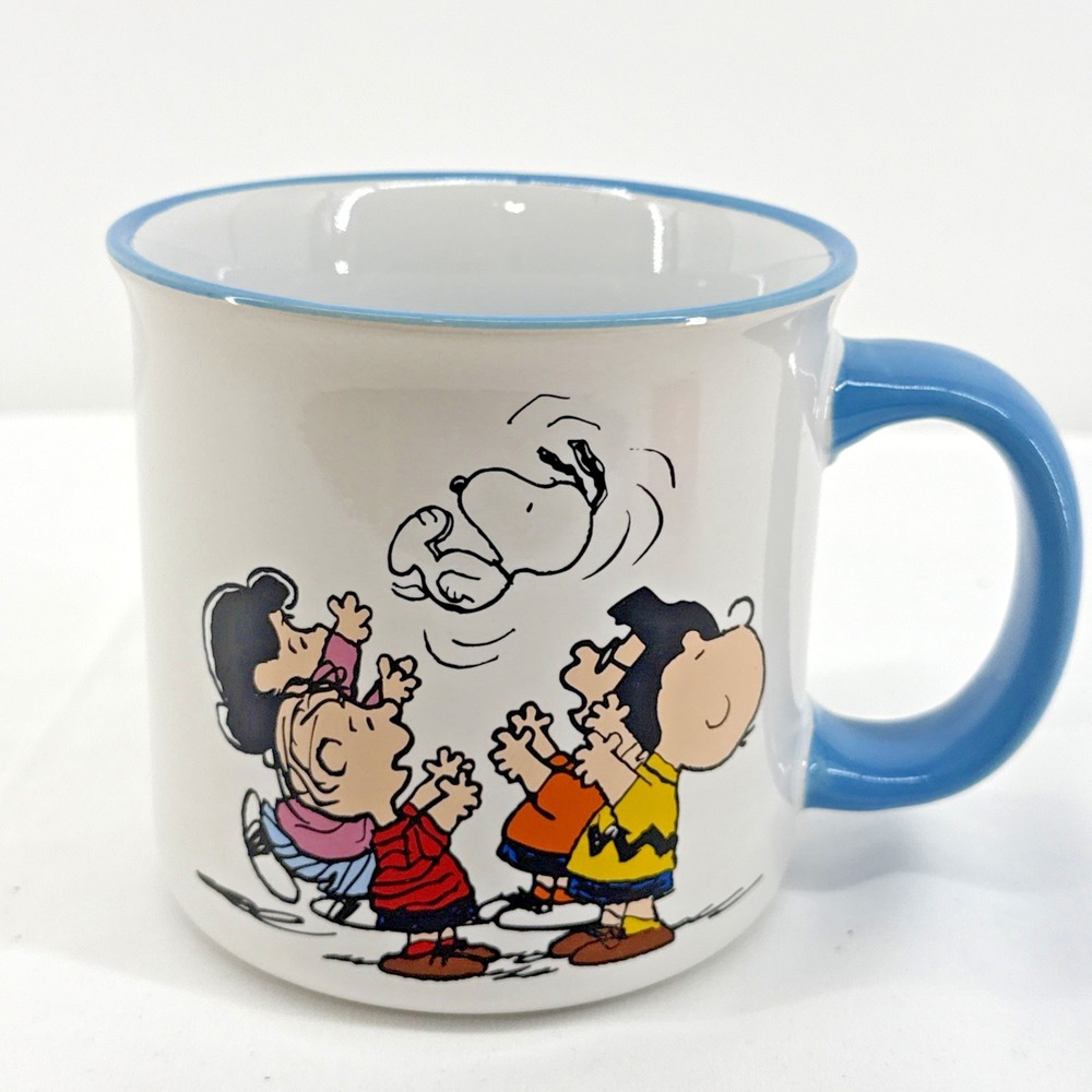Peanuts Gang Tossing Snoopy Gibson Homewares Ceramic Coffee Tea Mug 21 oz New